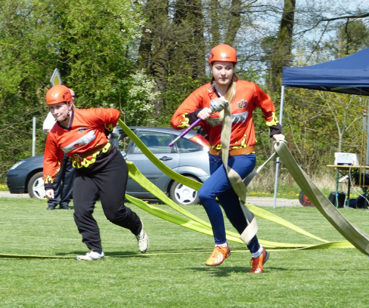 Dobrovolní hasiči - okrsková soutěž v Batelově, 7.5.2016