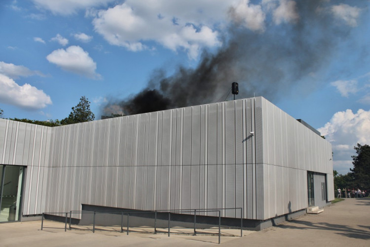 Hasiči nacvičovali zásah v hořící hvězdárně