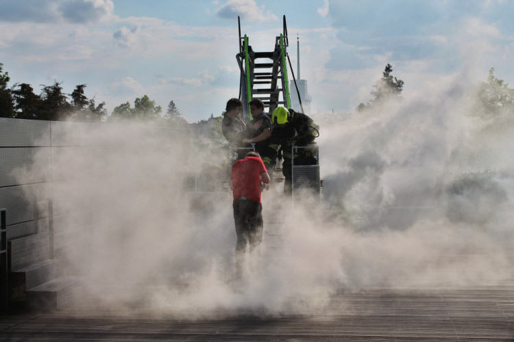 Hasiči nacvičovali zásah v hořící hvězdárně