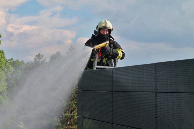 Hasiči nacvičovali zásah v hořící hvězdárně