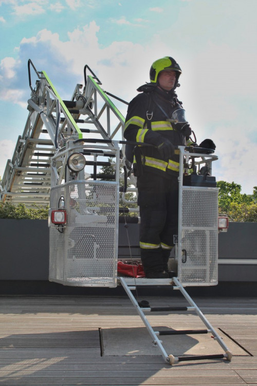 Hasiči nacvičovali zásah v hořící hvězdárně