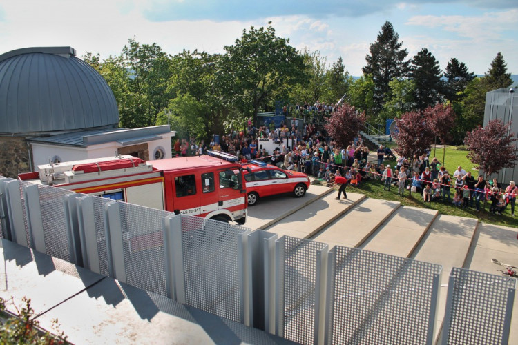 Hasiči nacvičovali zásah v hořící hvězdárně