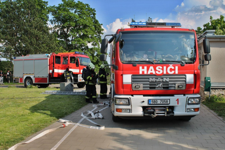 Hasiči nacvičovali zásah v hořící hvězdárně