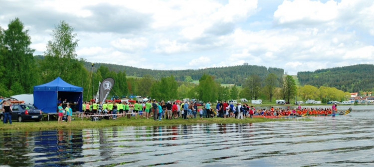 Dračí lodě na Lipně