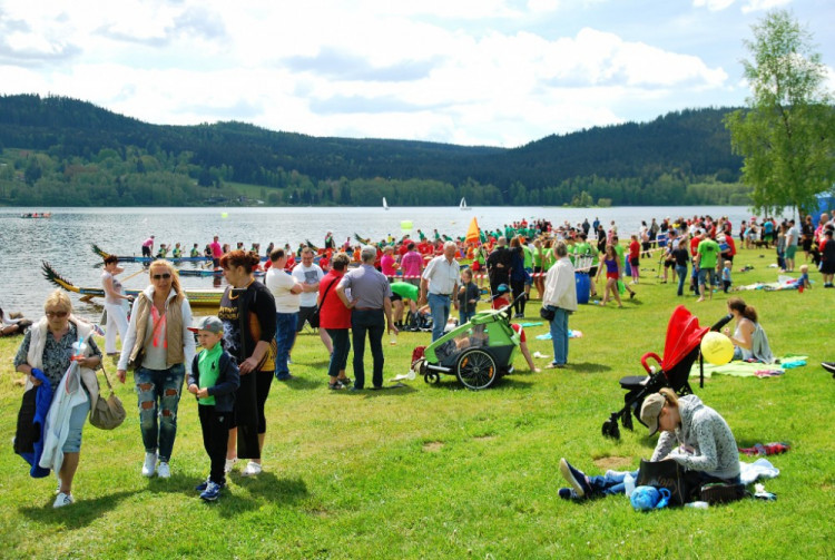 Dračí lodě na Lipně