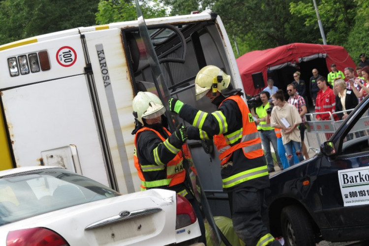 Cvičení Dálnice 2016 prověřilo připravenost složek IZS na jižní Moravě