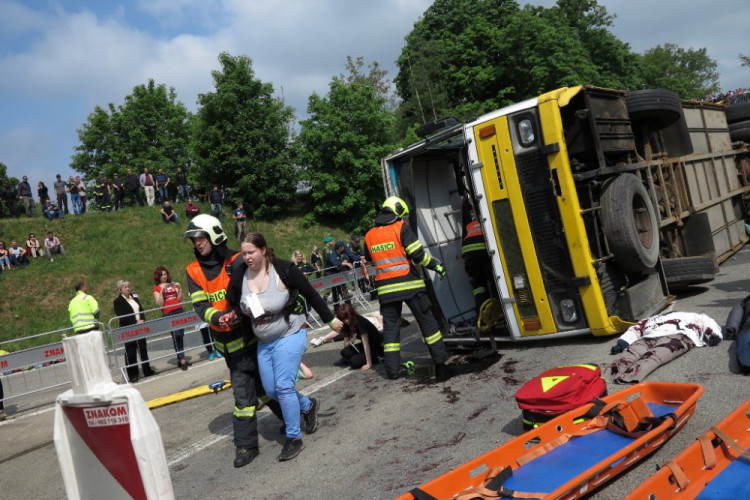 Cvičení Dálnice 2016 prověřilo připravenost složek IZS na jižní Moravě
