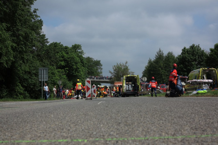 Cvičení Dálnice 2016 prověřilo připravenost složek IZS na jižní Moravě