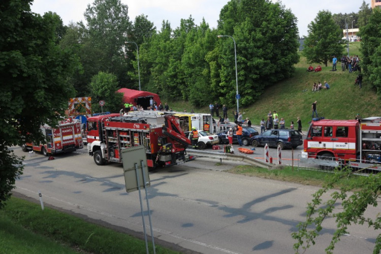 Cvičení Dálnice 2016 prověřilo připravenost složek IZS na jižní Moravě