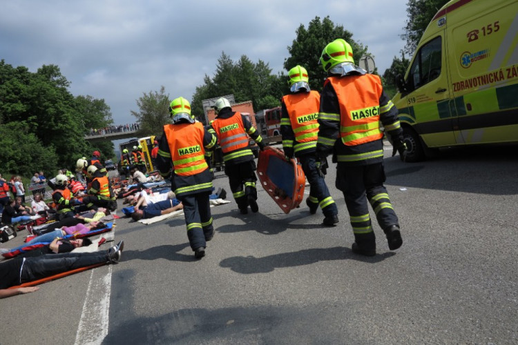 Cvičení Dálnice 2016 prověřilo připravenost složek IZS na jižní Moravě