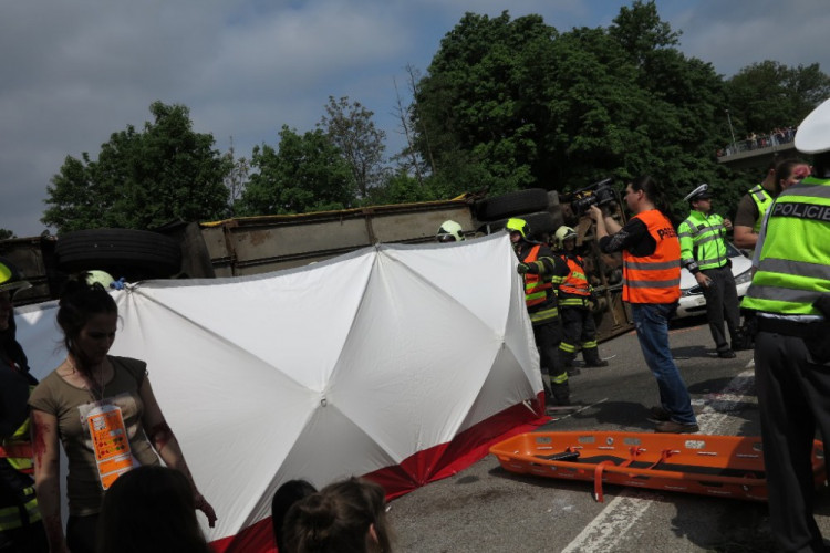 Cvičení Dálnice 2016 prověřilo připravenost složek IZS na jižní Moravě