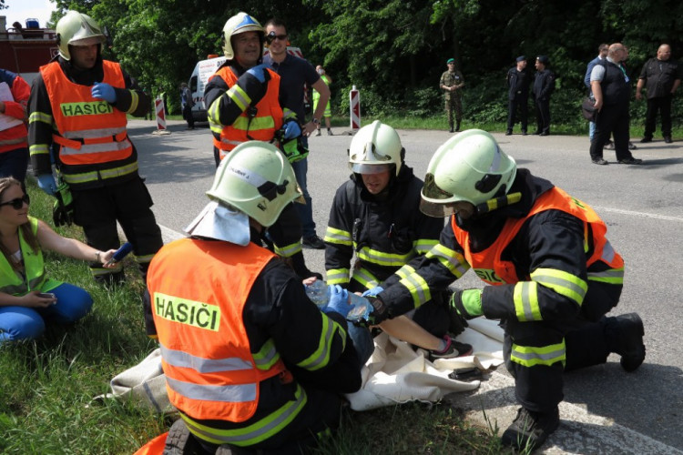 Cvičení Dálnice 2016 prověřilo připravenost složek IZS na jižní Moravě