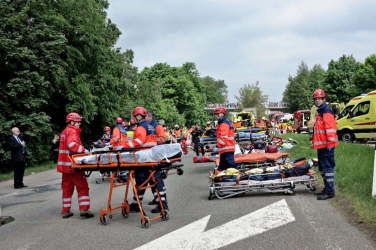 Cvičení Dálnice 2016 prověřilo připravenost složek IZS na jižní Moravě