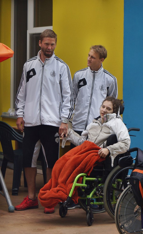 Hráči Dynama na návštěvě v centru Bazalka 2016