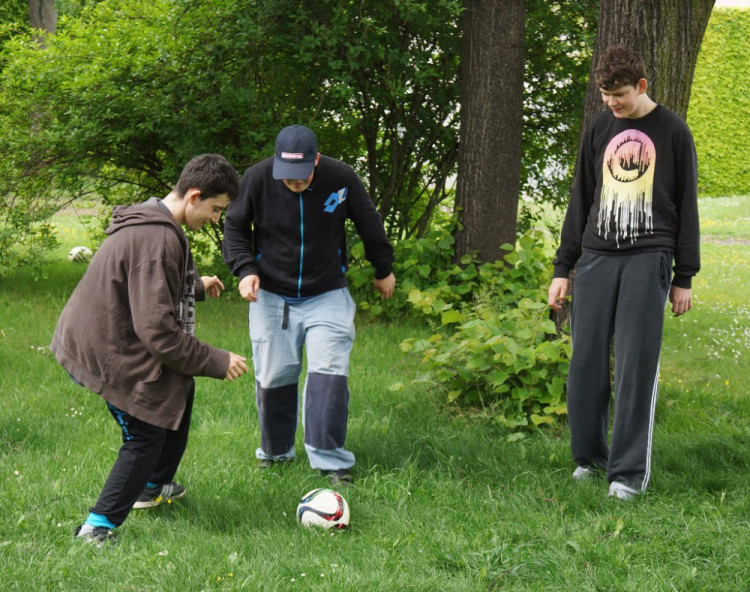 Hráči Dynama na návštěvě v centru Bazalka 2016