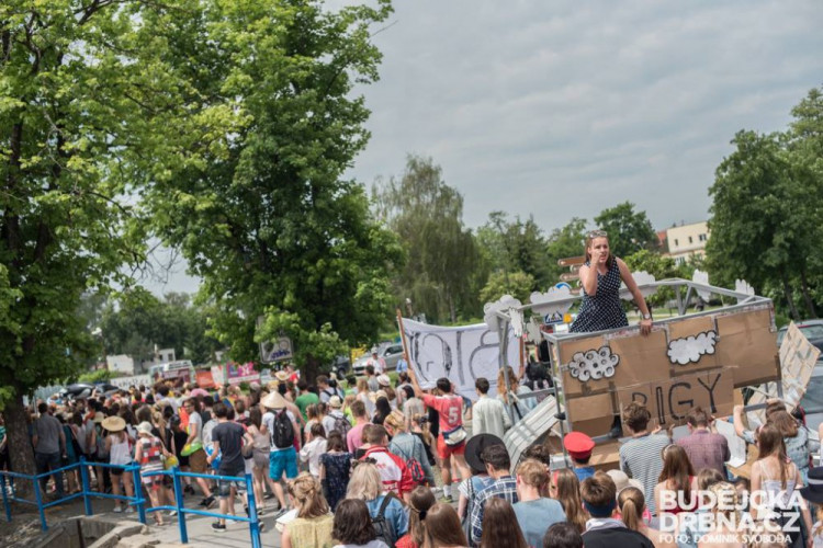 Majálesový průvod 2016