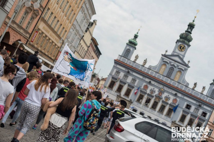 Majálesový průvod 2016