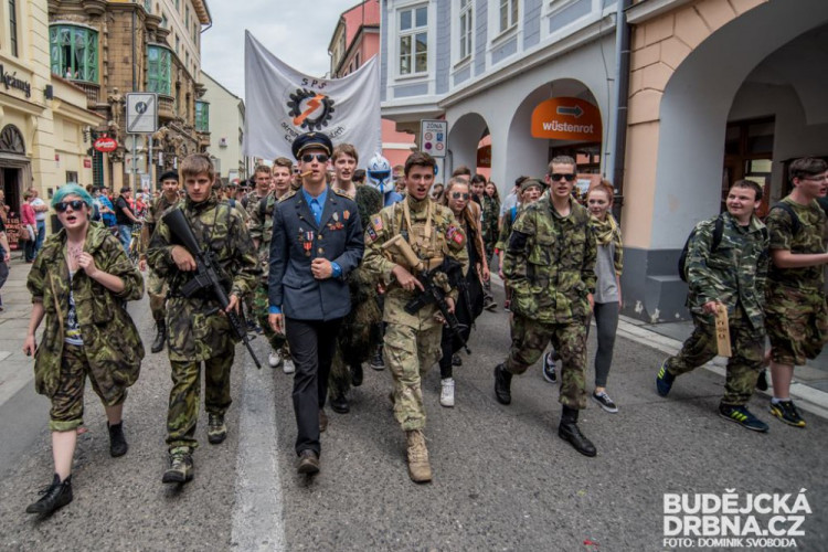 Majálesový průvod 2016