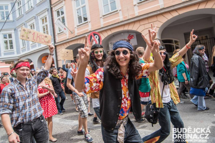 Majálesový průvod 2016