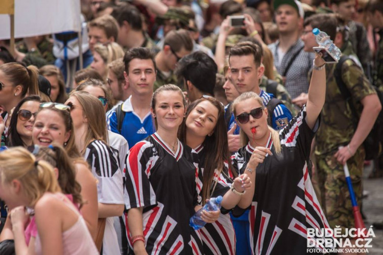 Majálesový průvod 2016