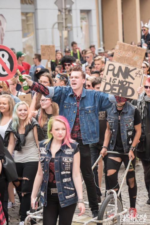 Majálesový průvod 2016