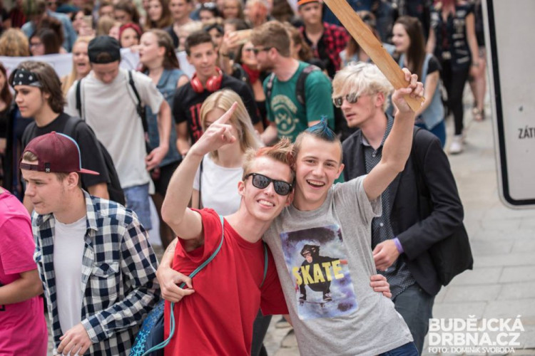 Majálesový průvod 2016