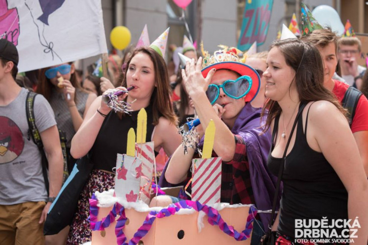 Majálesový průvod 2016