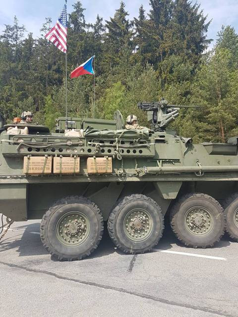 Průjezd konvoje americké armády