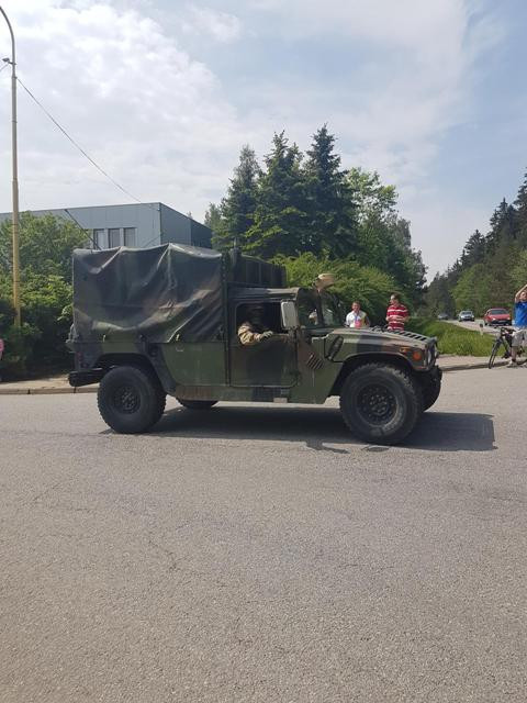 Průjezd konvoje americké armády