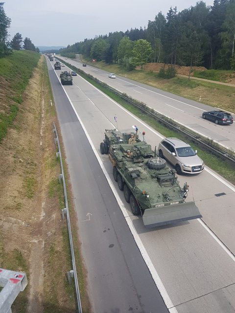 Průjezd konvoje americké armády