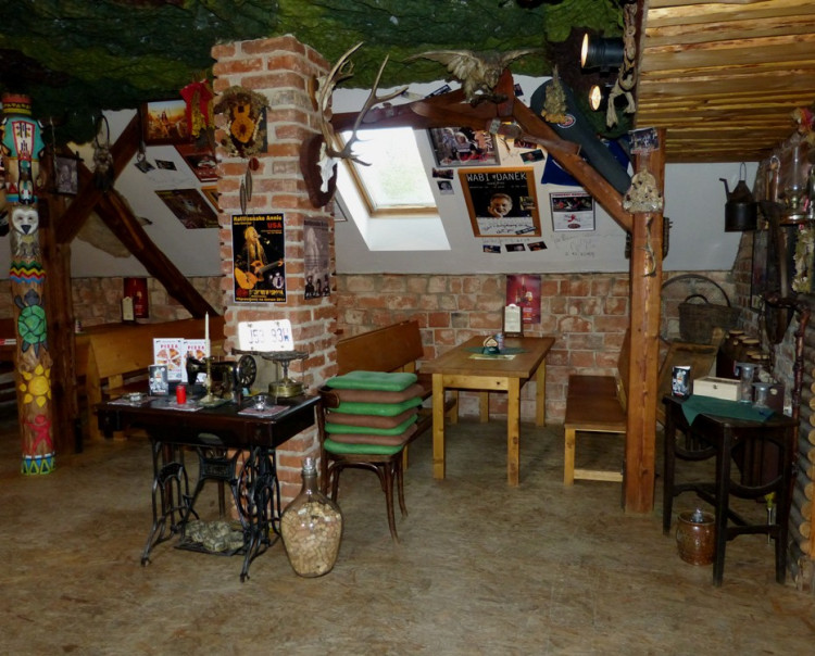 Interiér country hospody