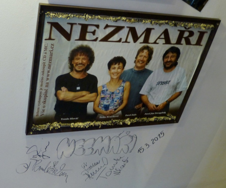 Interiér country hospody