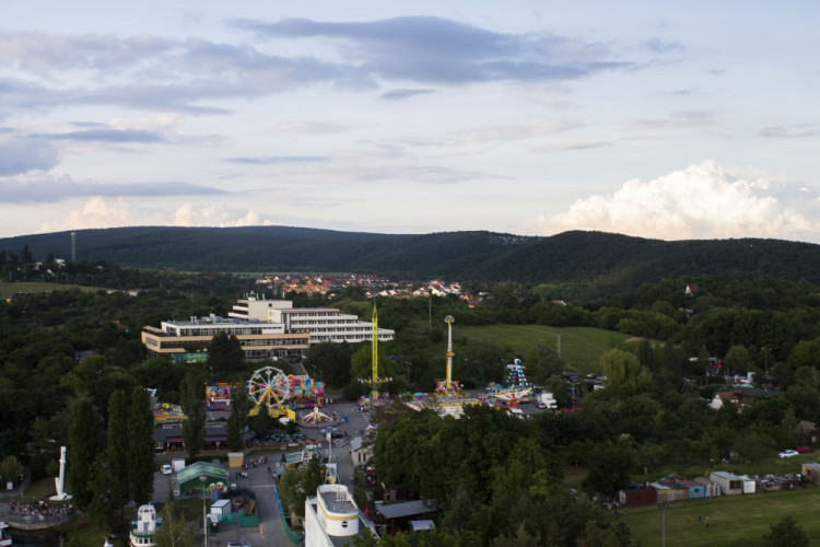 Let balónem aneb vzhůru do oblak a korun stromů
