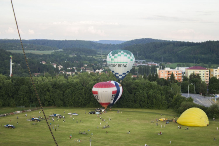 Let balónem aneb vzhůru do oblak a korun stromů