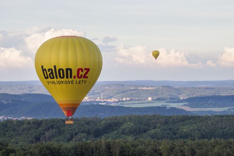 Let balónem aneb vzhůru do oblak a korun stromů