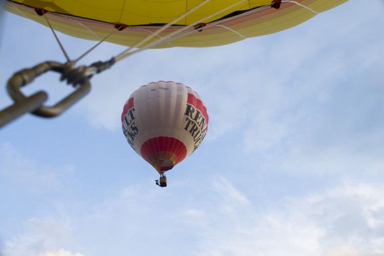 Let balónem aneb vzhůru do oblak a korun stromů