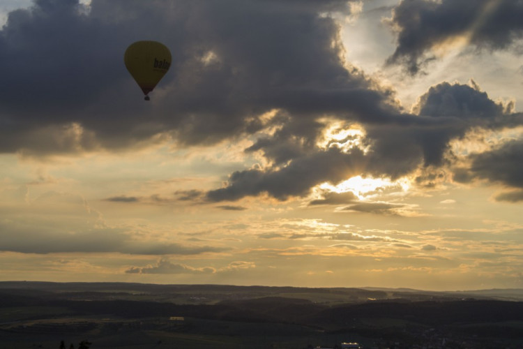 Let balónem aneb vzhůru do oblak a korun stromů