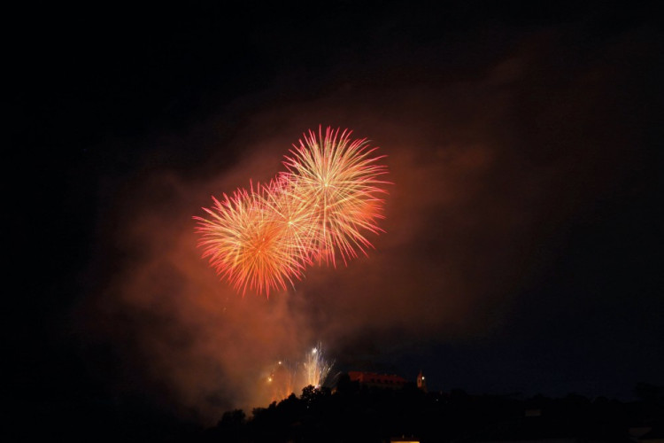 Festival ohňostrojů zakončil epilog nad hradem Špilberk