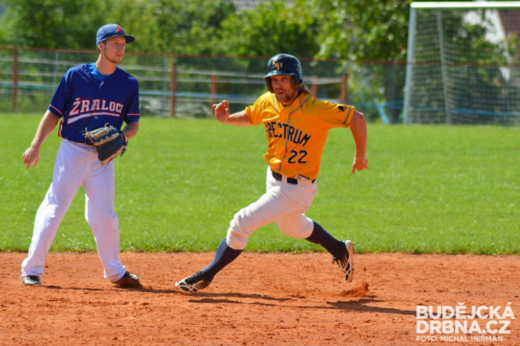 Ledenice na Spectrum dvakrát nestačily a prohrály 1:2 a 6:11