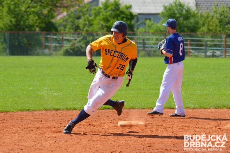 Ledenice na Spectrum dvakrát nestačily a prohrály 1:2 a 6:11