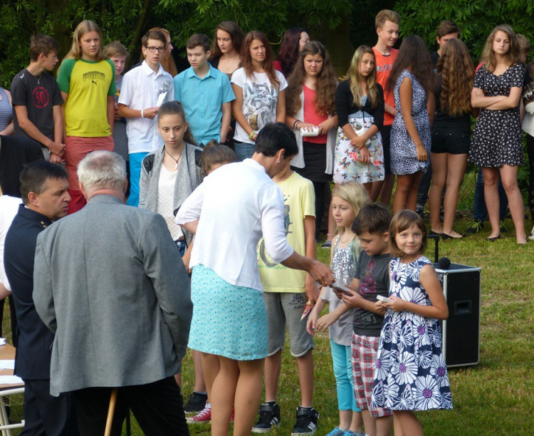Předávání vysvědčení a ocenění žáků v Dolní Cerekvi 