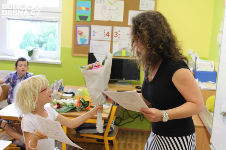 Předávání vysvědčení na konci školního roku 2015/2016