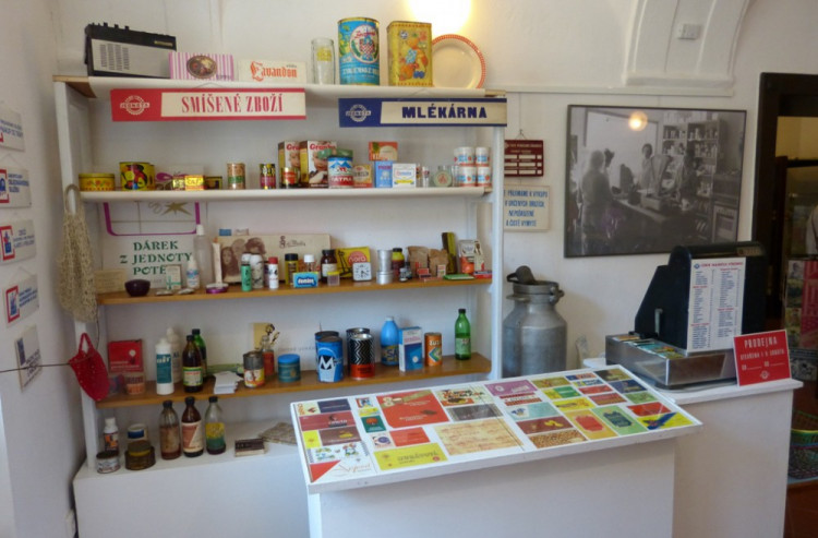 Výstava v Třešti: Mami, co jsi mi koupila?