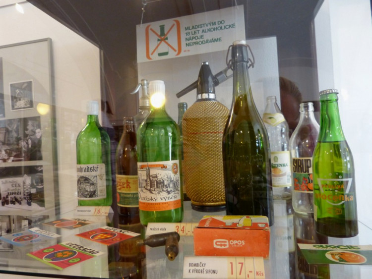 Výstava v Třešti: Mami, co jsi mi koupila?