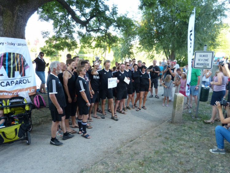 Závody dračích lodí v Telči 2016