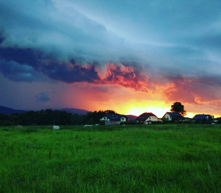 Nedělní obloha nad Libercem
