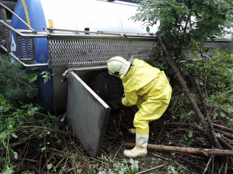 Silnici na Frýdlantsku už neblokuje převrácený kamion