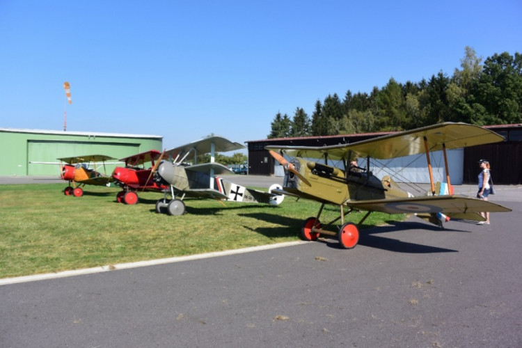 Horácký letecký den 2016, Jihlava - Henčov