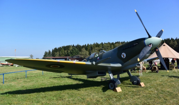 Horácký letecký den 2016, Jihlava - Henčov