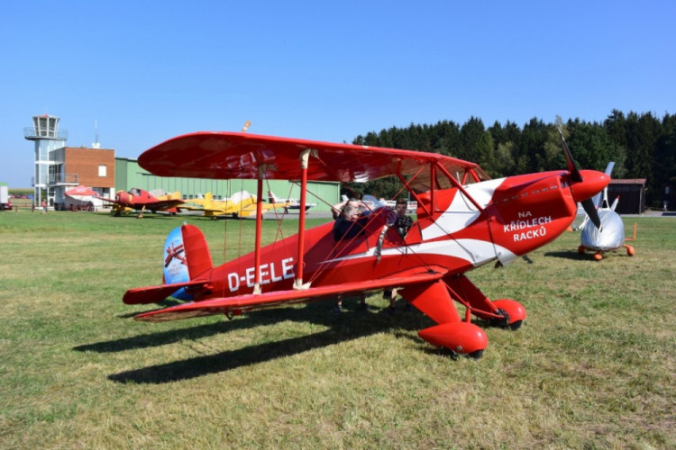 Horácký letecký den 2016, Jihlava - Henčov
